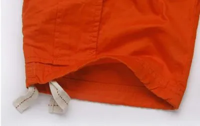 Bermuda cargo pour homme avec poches côtés en toile solide - Bordeaux 