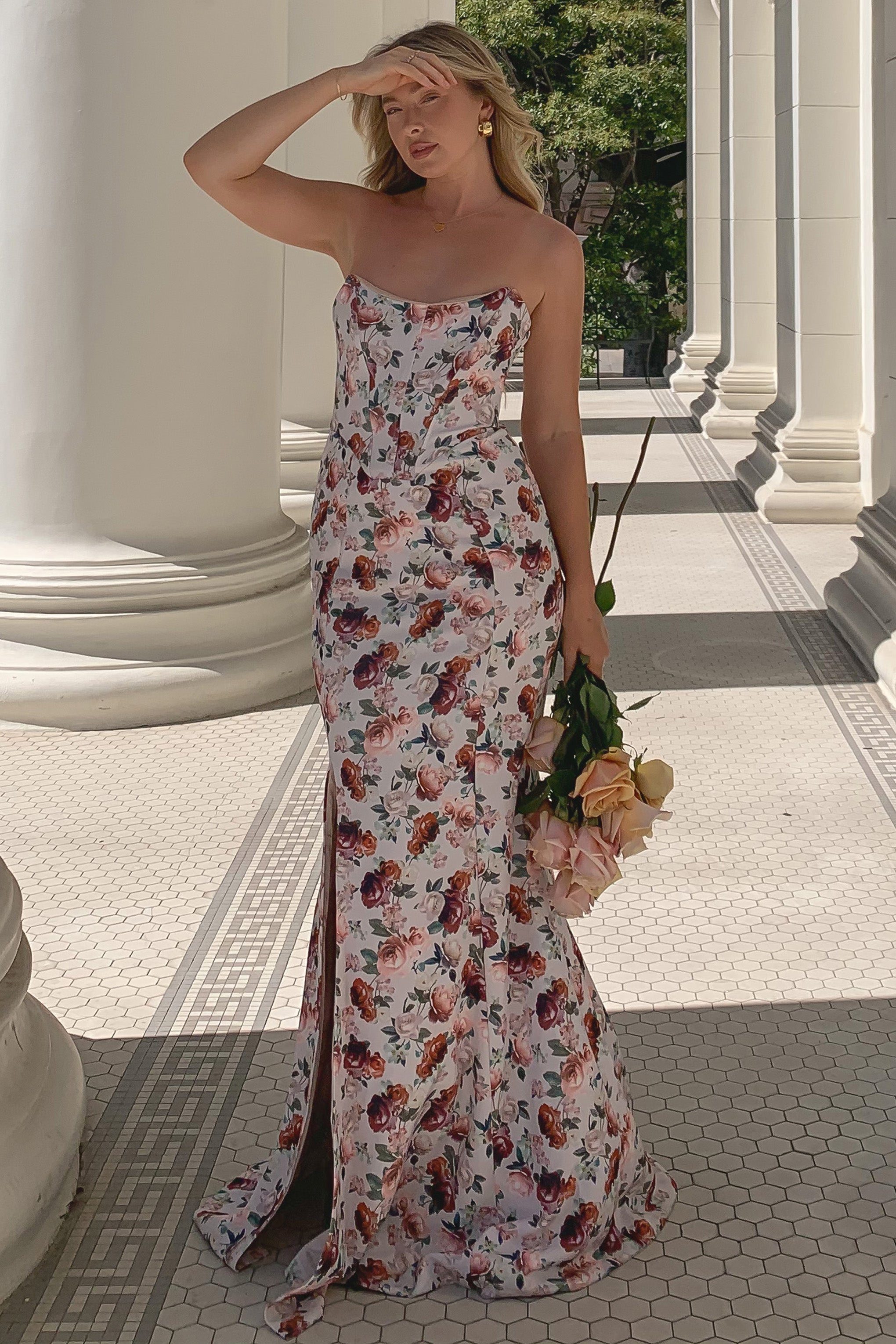 Blenheim | Robe longue moulante corset à fleurs blanche