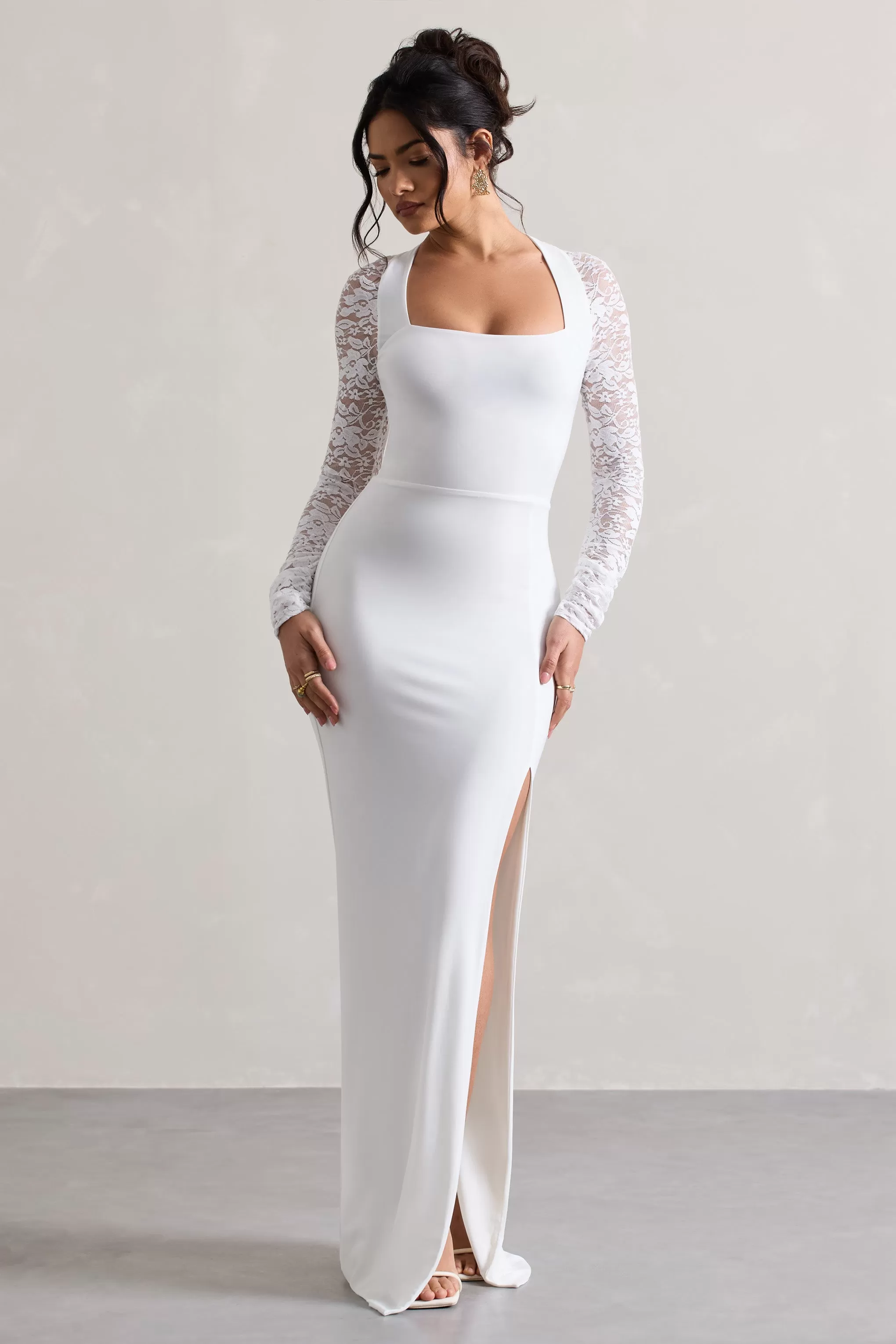 For Love | Robe longue blanche à manches en dentelle et fente sur la jambe