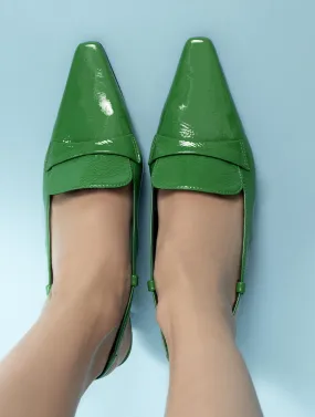 Mocassins ouverts en cuir verni vert