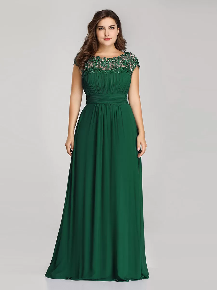 Robe mariage invitée élégante et flatteuse de grande taille