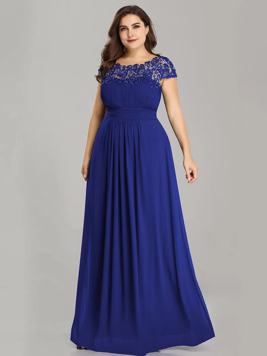 Robe mariage invitée élégante et flatteuse de grande taille