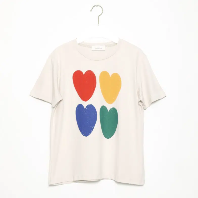 T-shirt beige en coton imprimé coeurs vintage pour femme • Vintage Univers